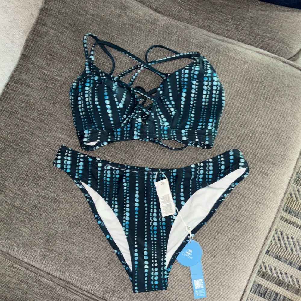 Cupshe two piece bikini Medium with crisscross front and back